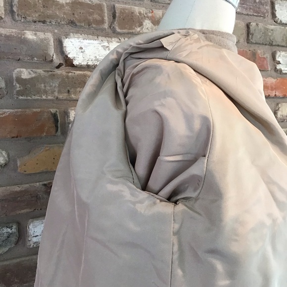 VINTAGE Women's 50's 60's Textured Beige Tan Collarless Minimalist Design Coat - Picture 6 of 8